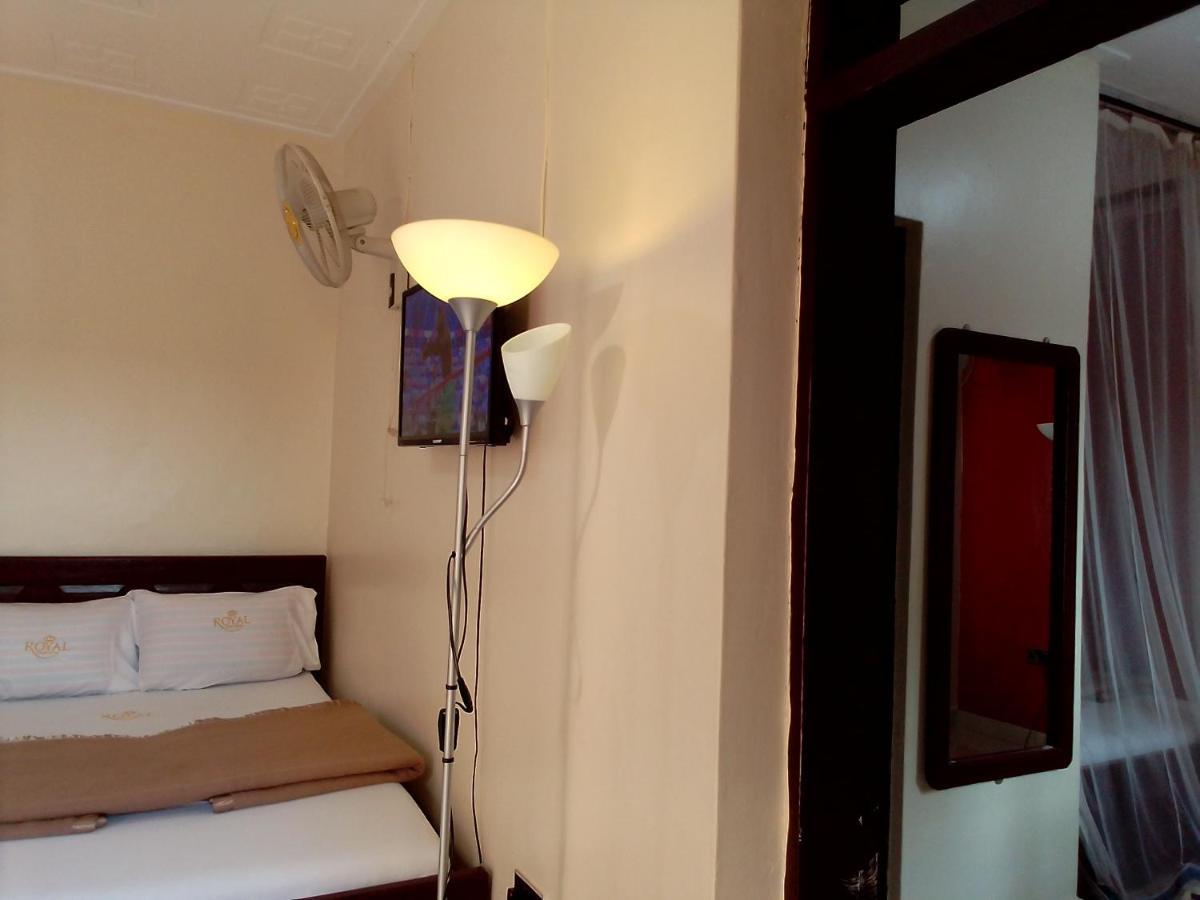 Royal Park Hotel Jinja Exteriör bild