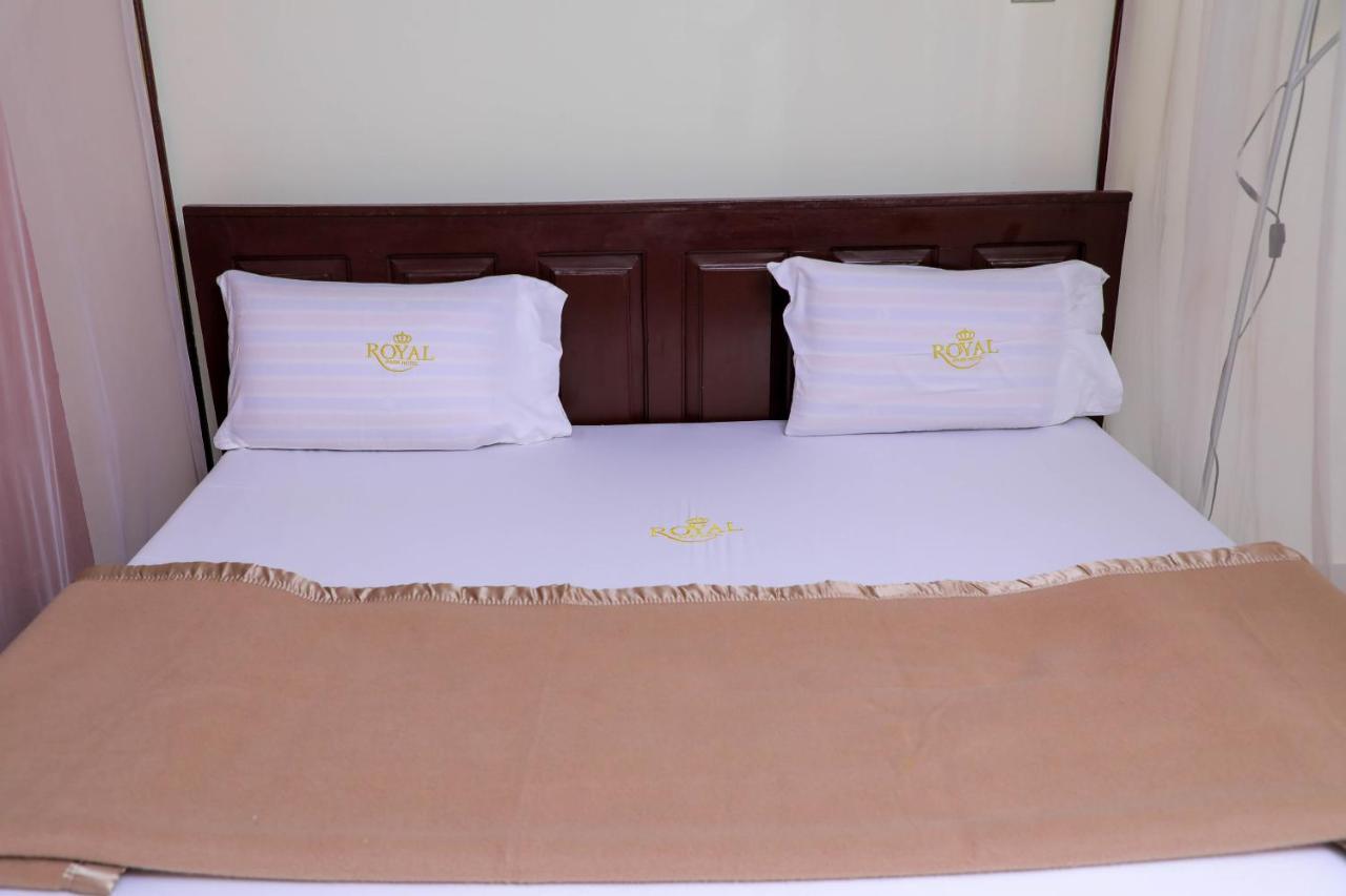 Royal Park Hotel Jinja Exteriör bild