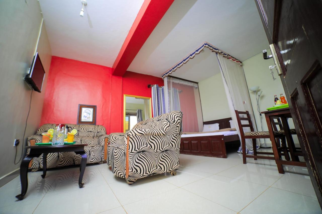 Royal Park Hotel Jinja Exteriör bild